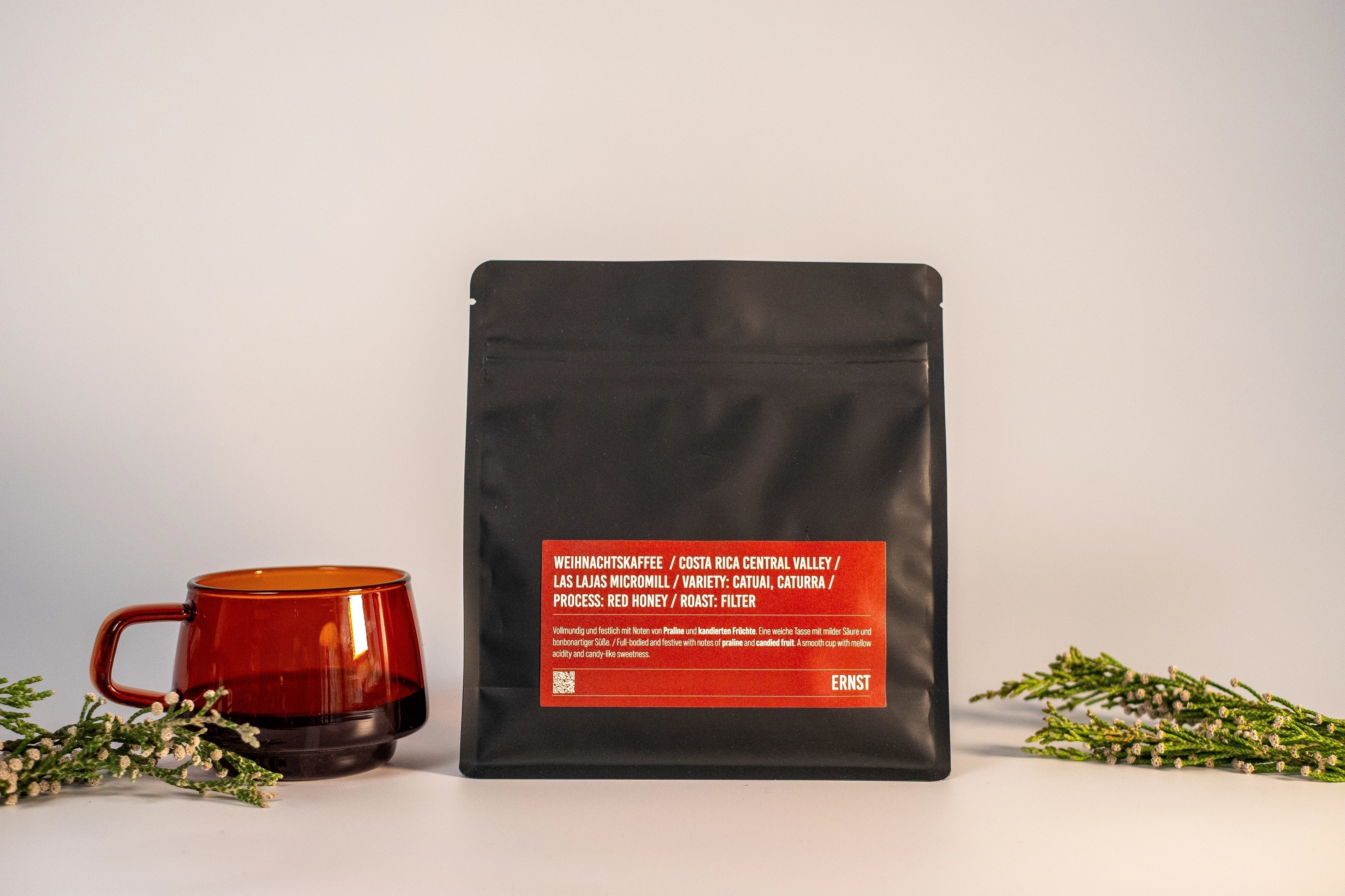 Zehn Jahre Weihnachtskaffee – eine Reise durch zehn festliche Tassen