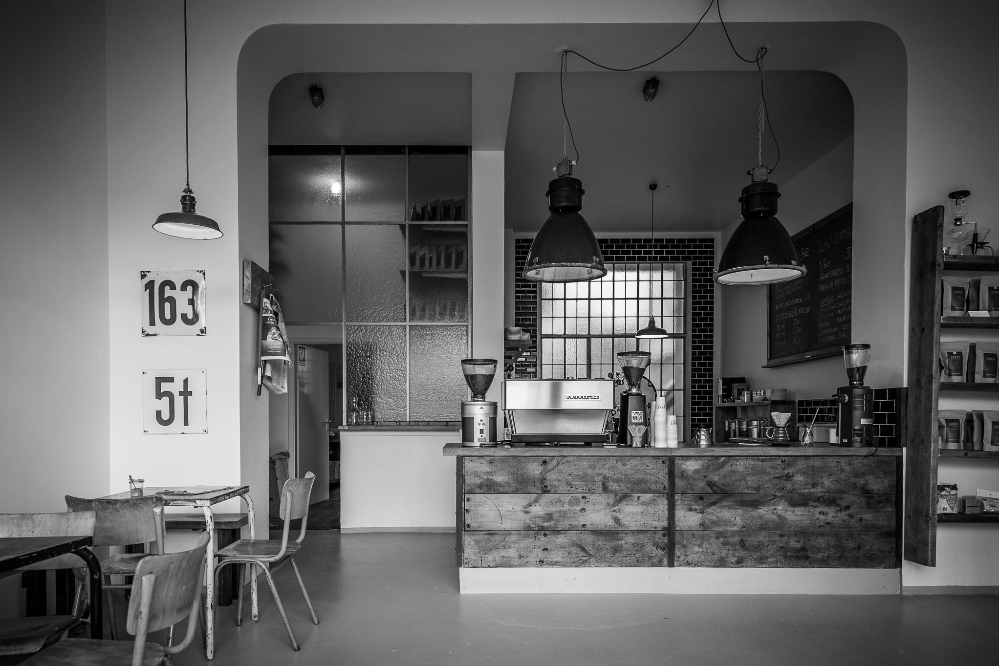 ERNST Kaffeeröster in den Anfangsjahren, Schwarz-Weiß Foto